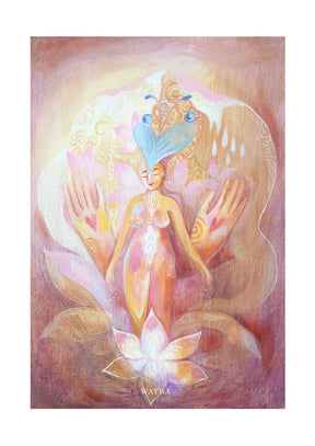 Spiritueller Fine-Art-Kunstdruck einer Frau, umgeben von schützenden Händen und Lotusblüte von Wayra Arts