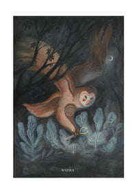 Fine-Art-Kunstdruck eines mystischen Waldkauzes in einer nächtlichen Waldlandschaft von Wayra Arts